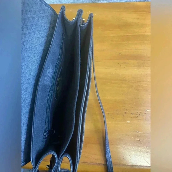 Liz Claiborne vintage black crossbody handbag - Picture 10 of 14